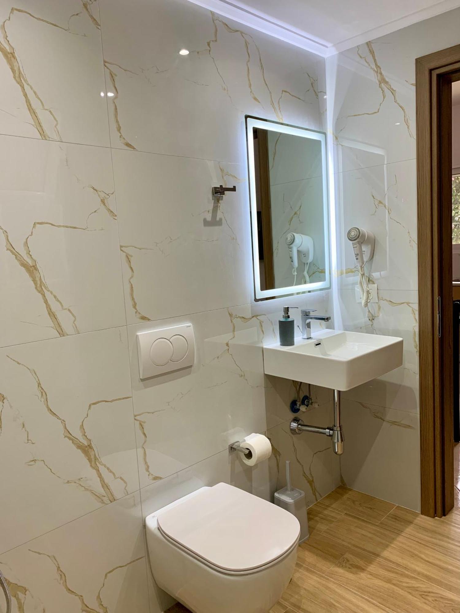 Maxus Apts Sarandë 外观 照片