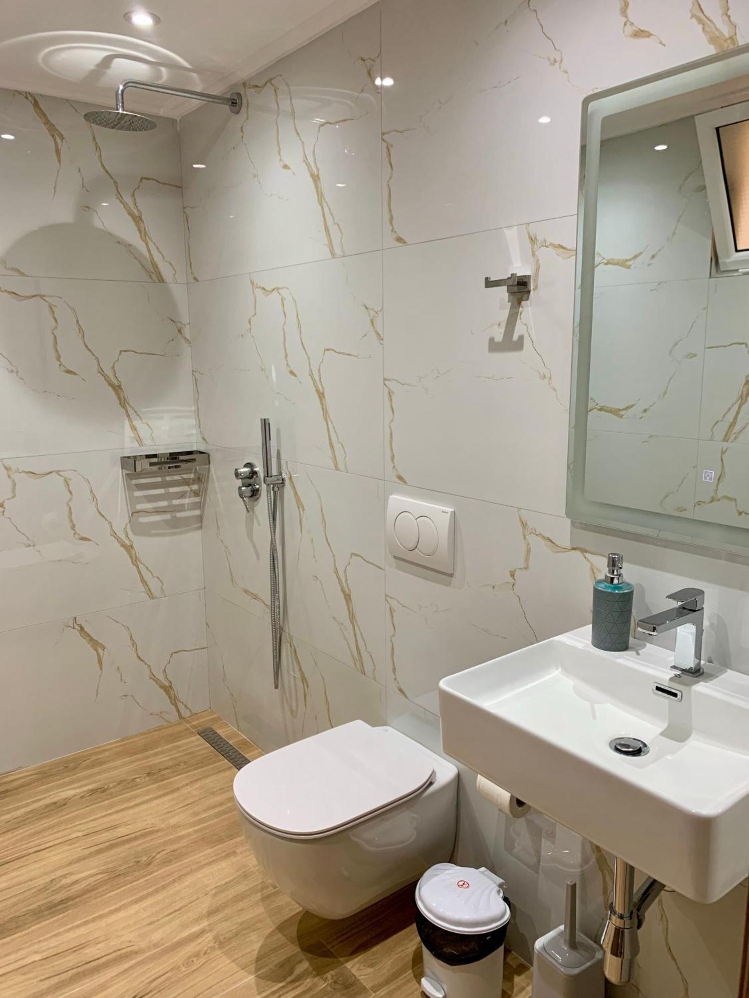 Maxus Apts Sarandë 外观 照片